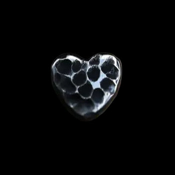 4m Hammered Heart Polished Black Nio.