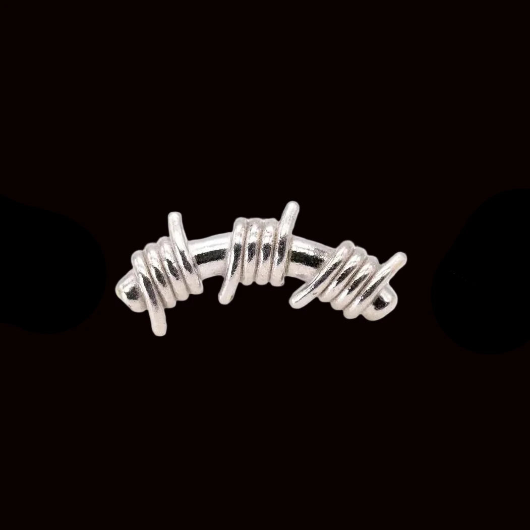 "Curved Triple Barbed Wire" 14k WG