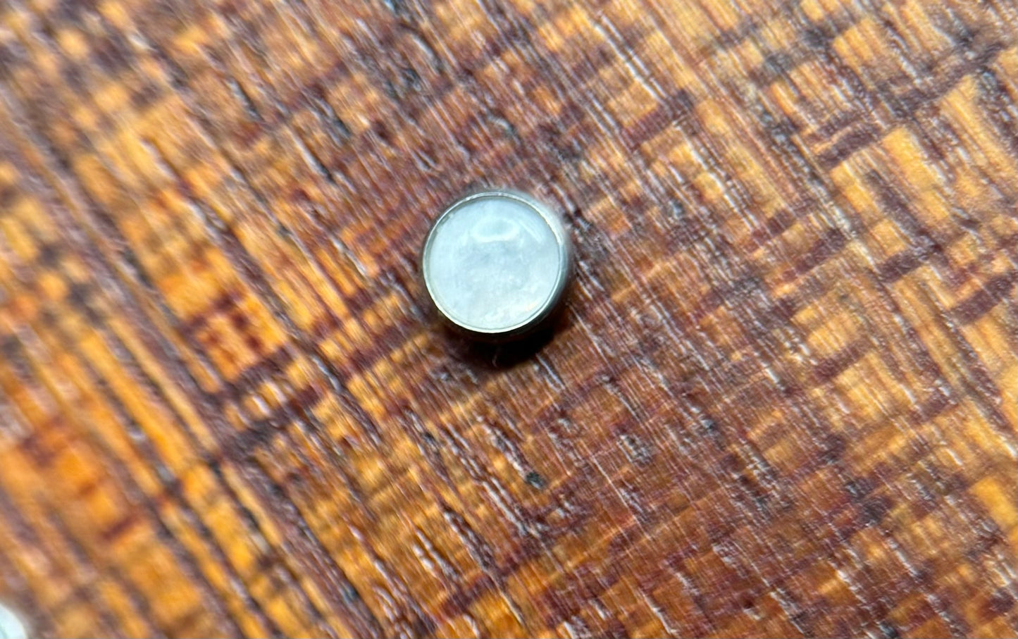 2.5m Moonstone Cabochon Ti. Threadless