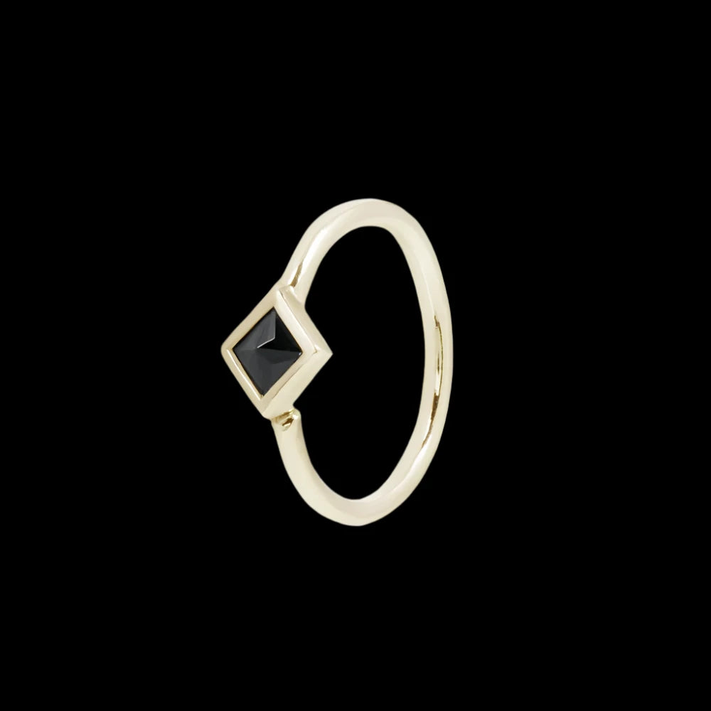 "Mae" Black Spinel Seamring